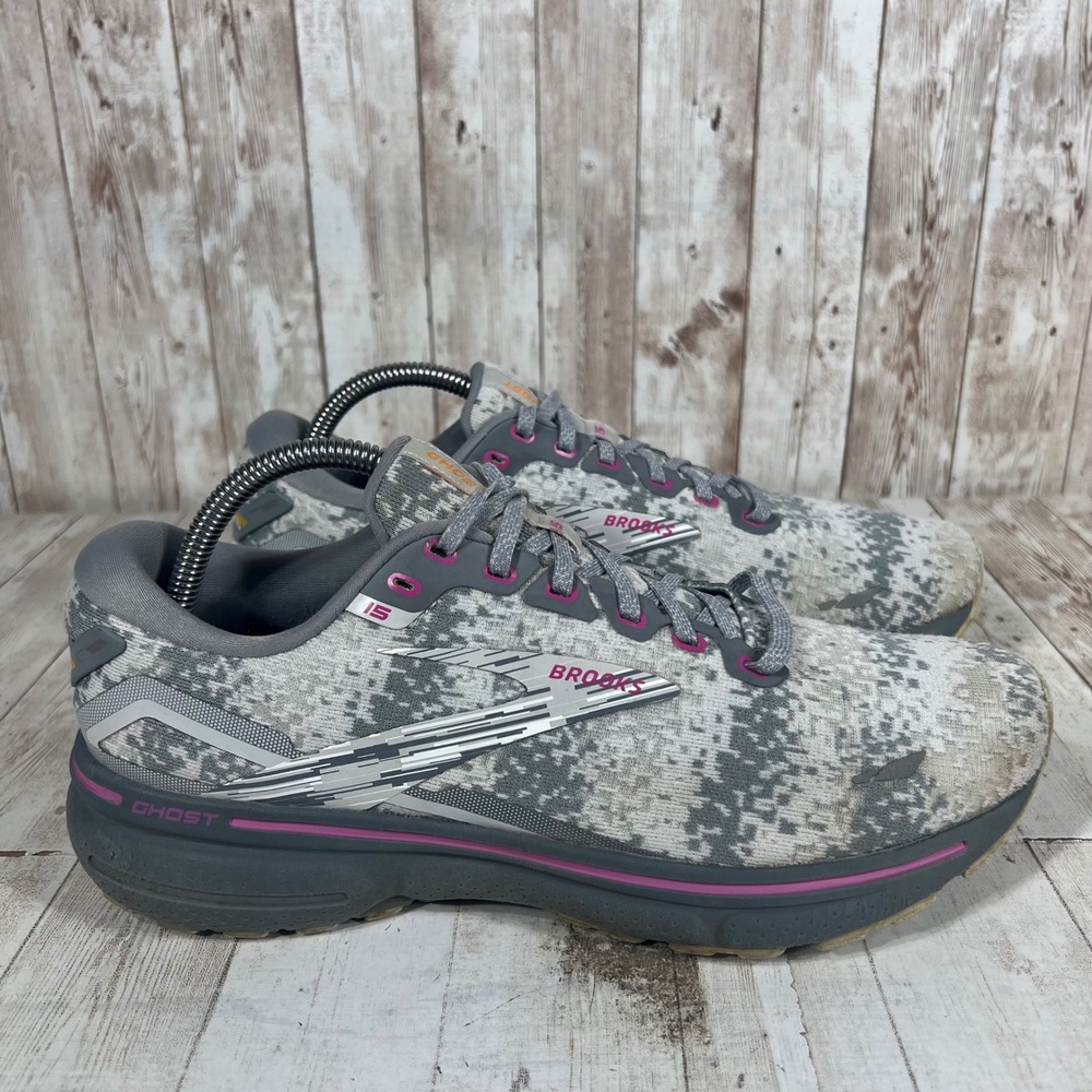 Brooks Ghost 15 Womens 10 Running Shoes Grey White Pink 1203801B147 Camo